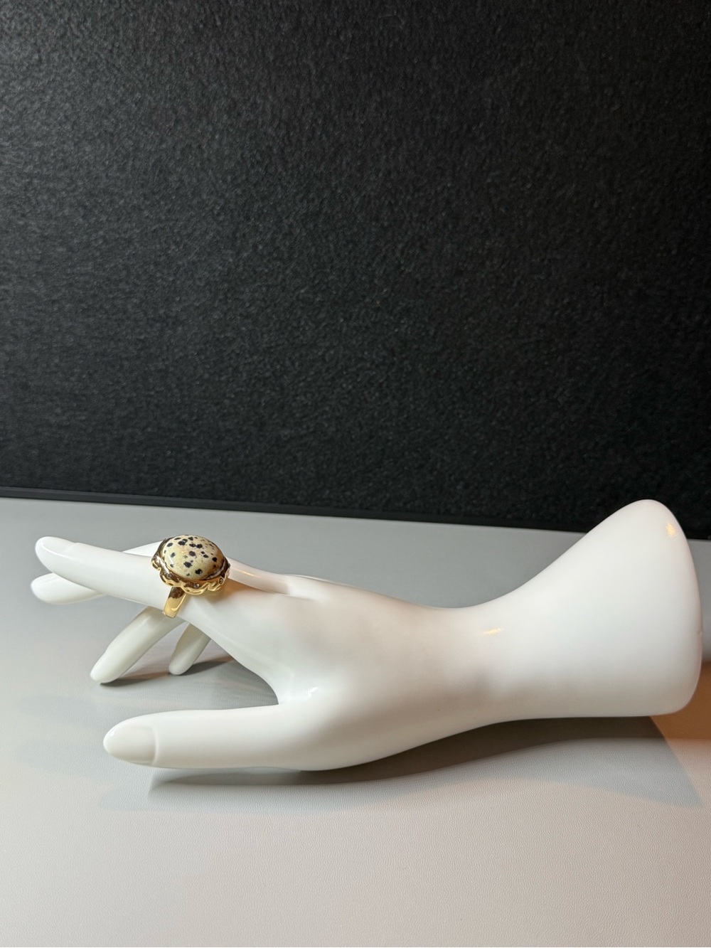 Vintage-Style Dalmatian Jasper Statement Ring – Gold Tone – Size 7 🗽🖤